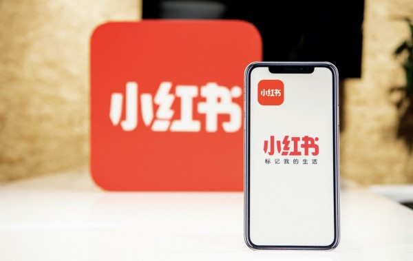 如何查看qq好友的小红书帐号?